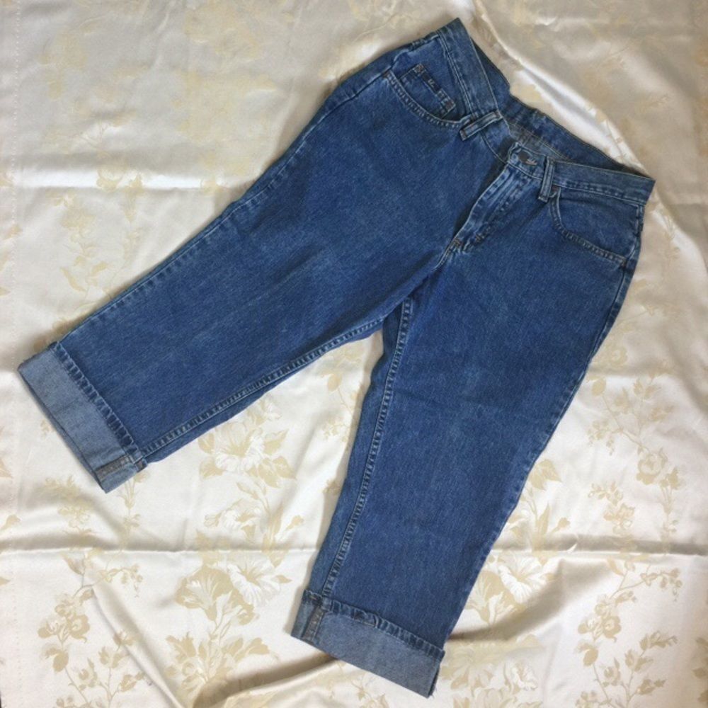 Cropped & Cuffed Lola Denim Capris Size 10